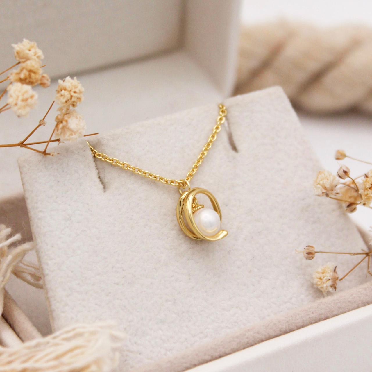 Aurembix Pearl Necklace