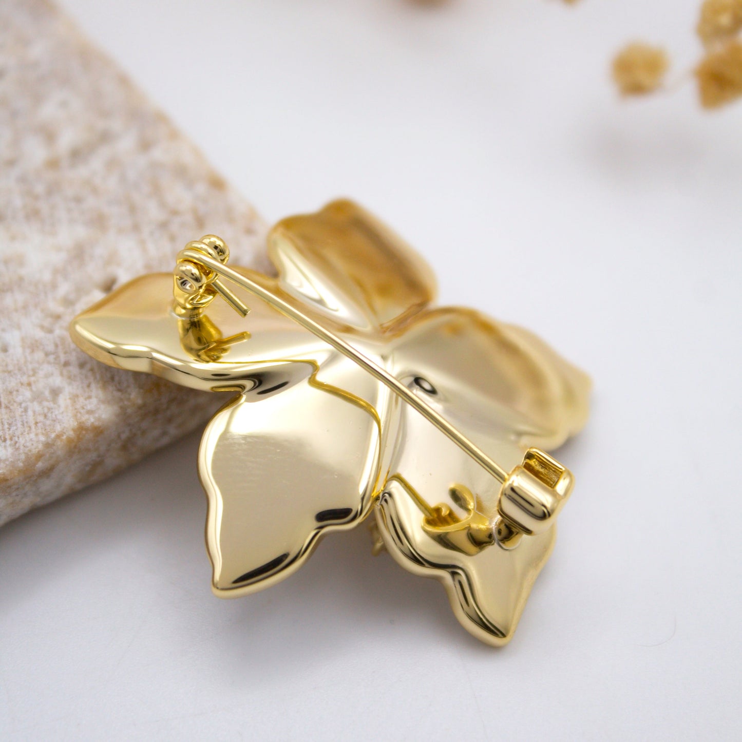 Sakura Broche