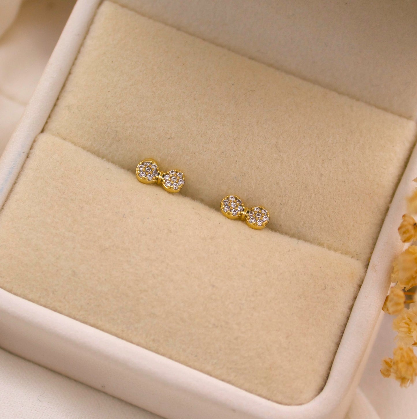 Luccie Stud Earrings