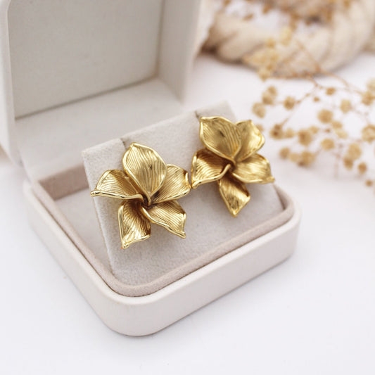 Loren Stud Earrings