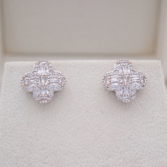 Valeria Stud Earrings