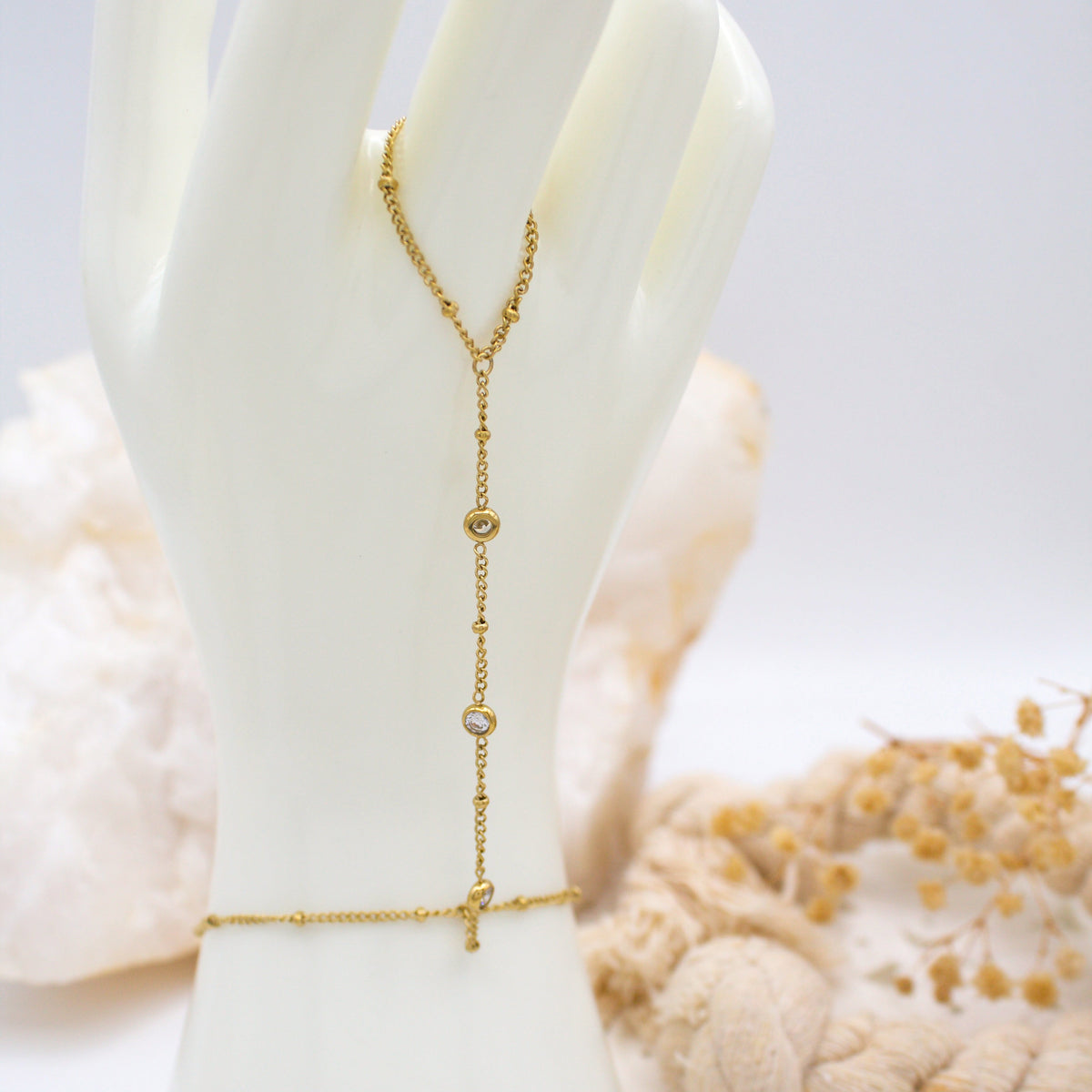 Monique - Hand Chain