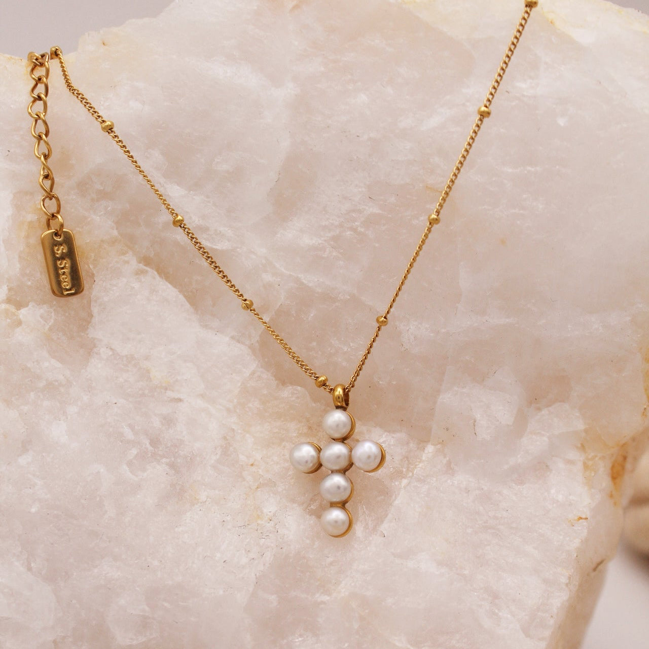 Cira Necklace