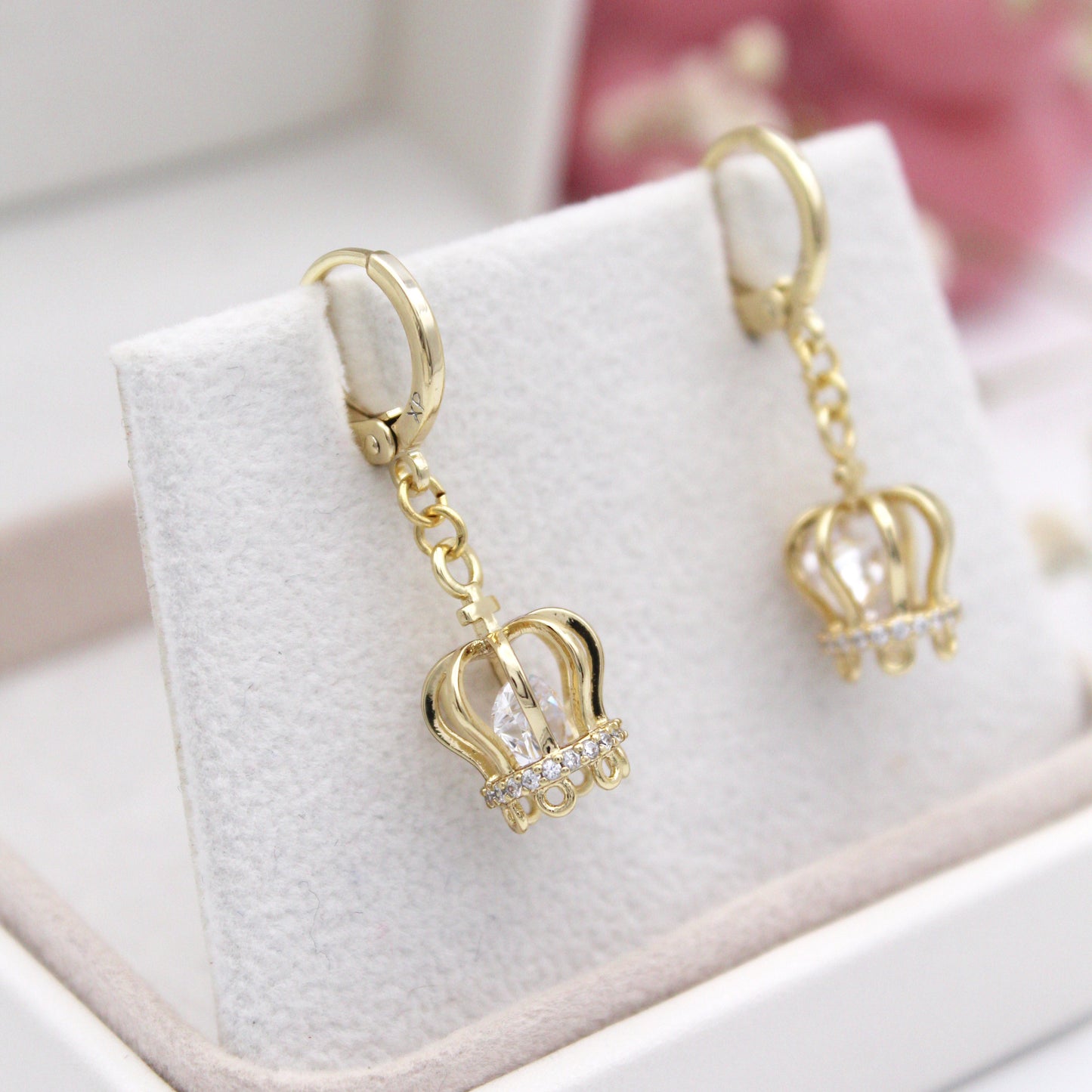 Aretes colgantes corona