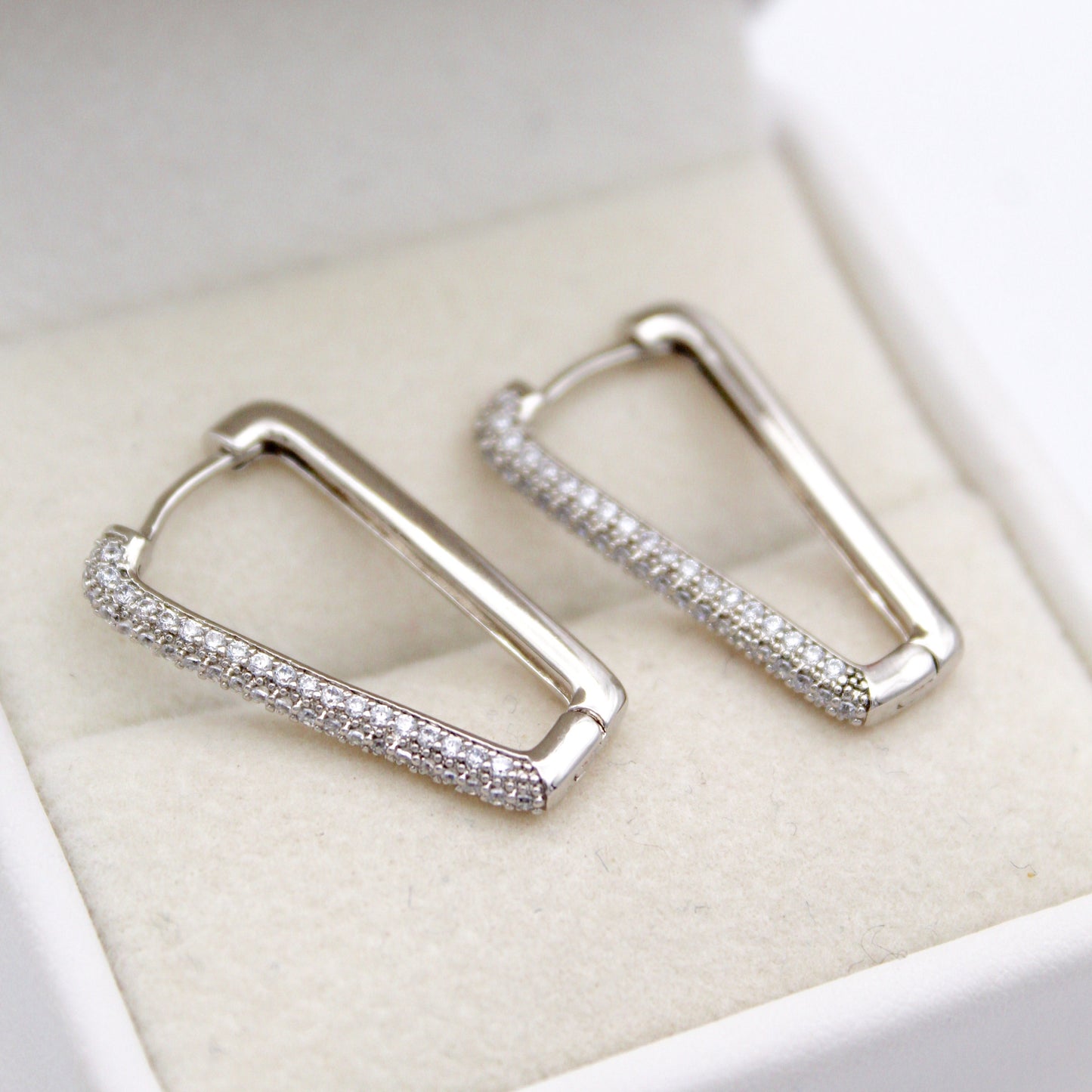 Aretes plateados