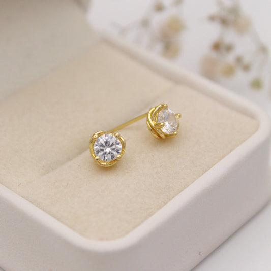 Ona Stud Earrings