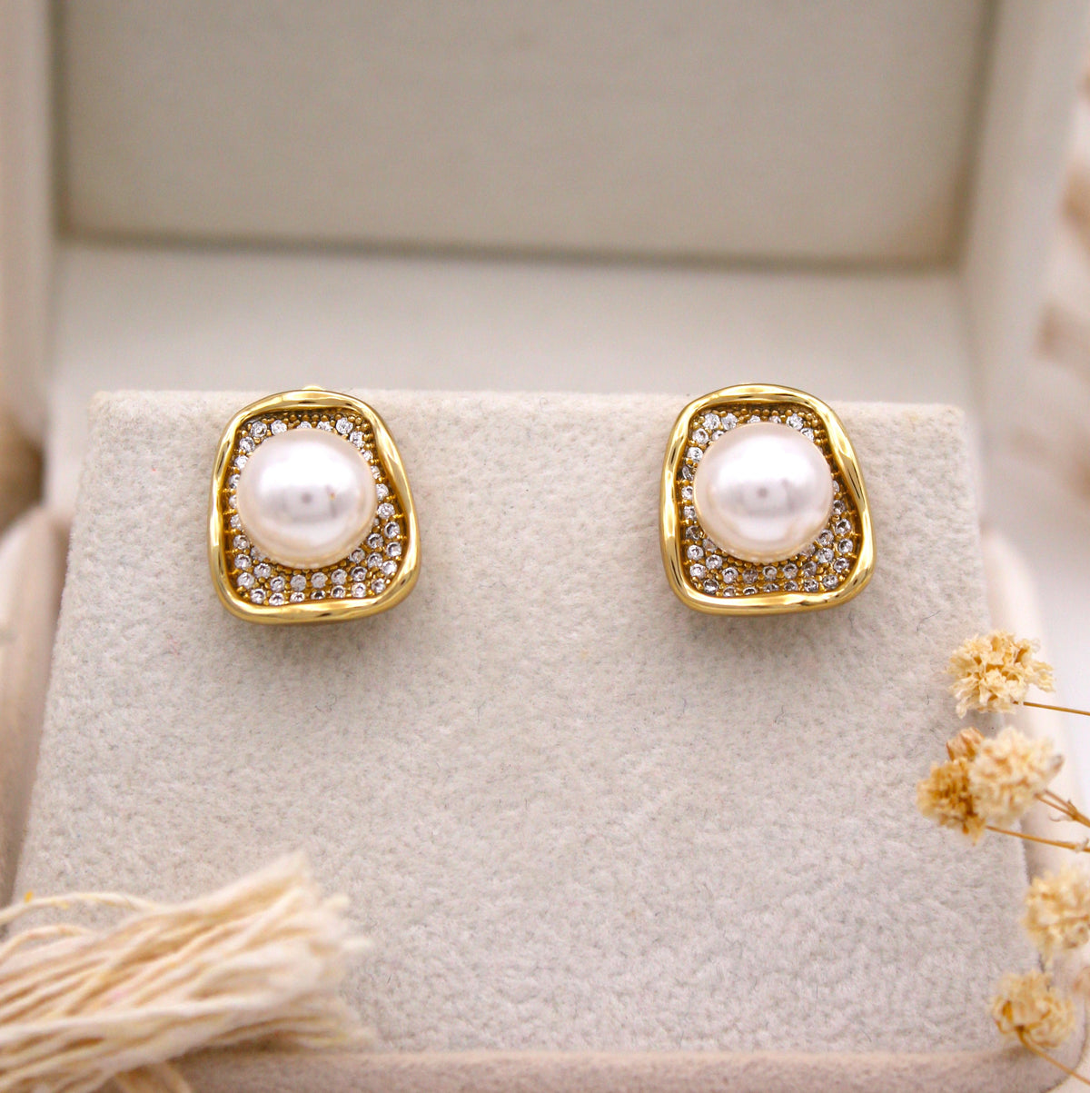 Belle Pearl Stud Earrings