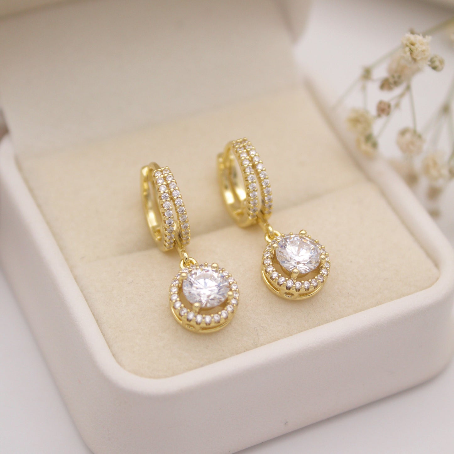 Bernabela Huggie Earrings - Blanco