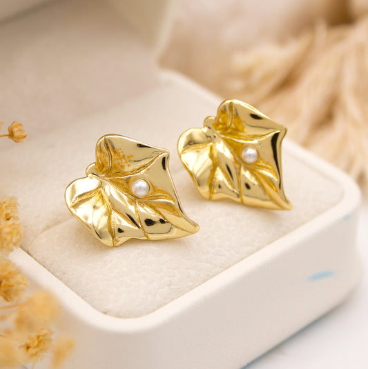 Hoja Studs