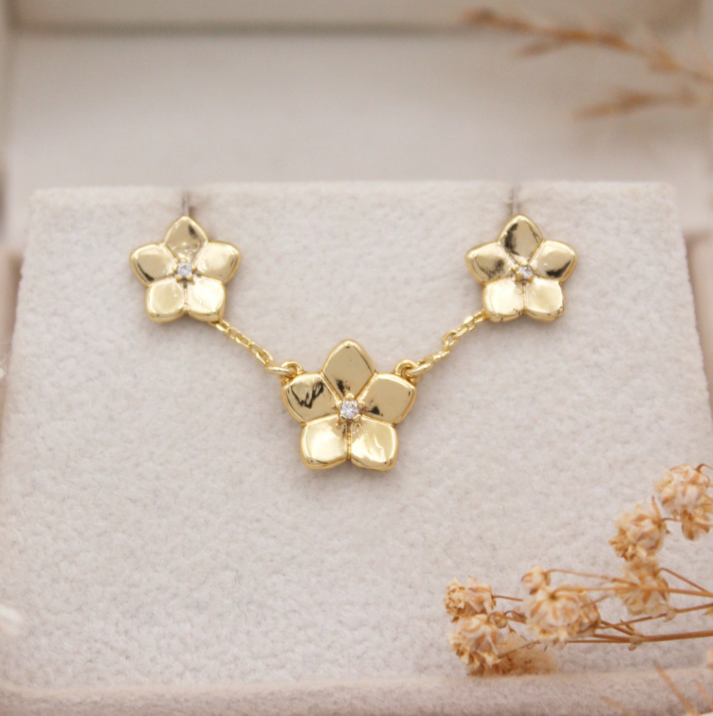 Flowershy Jewelry Set