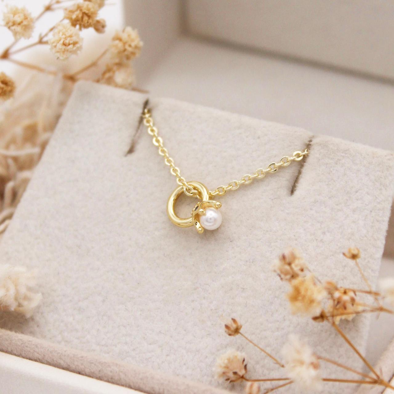Nyx Pearl Necklace