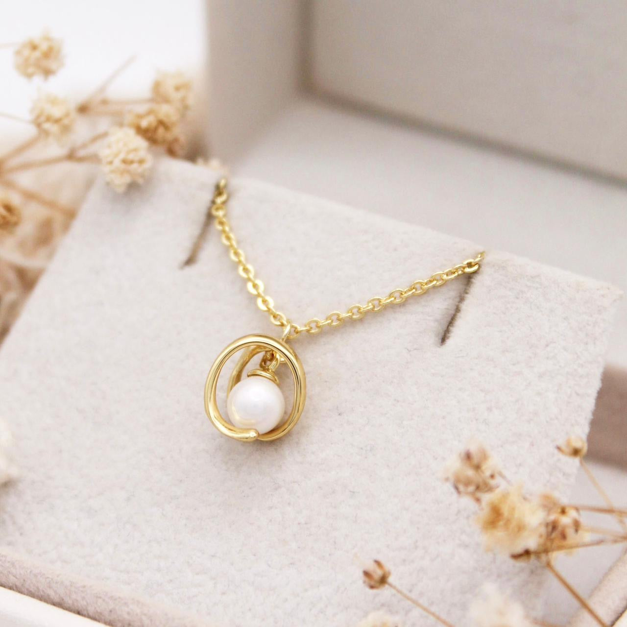 Aurembix Pearl Necklace
