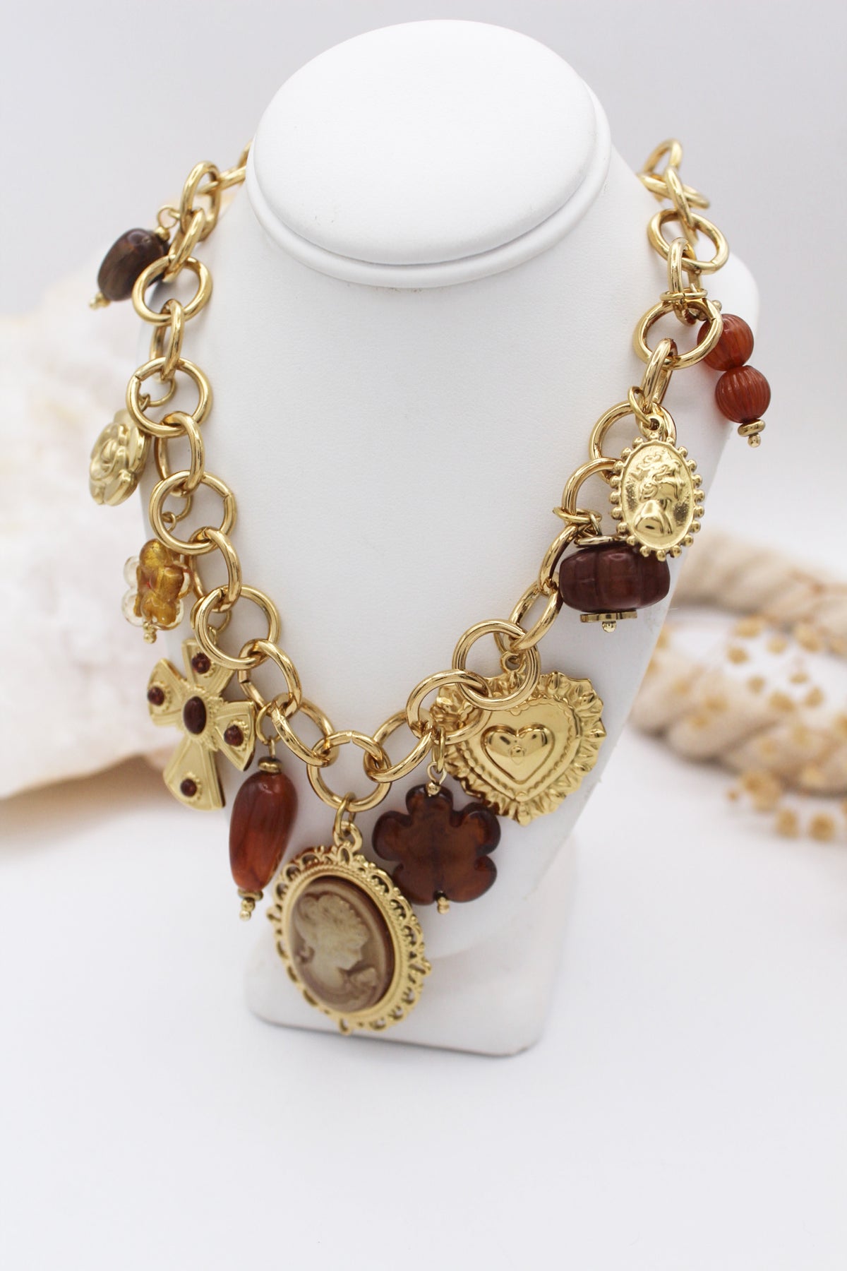 Camafeo Necklace