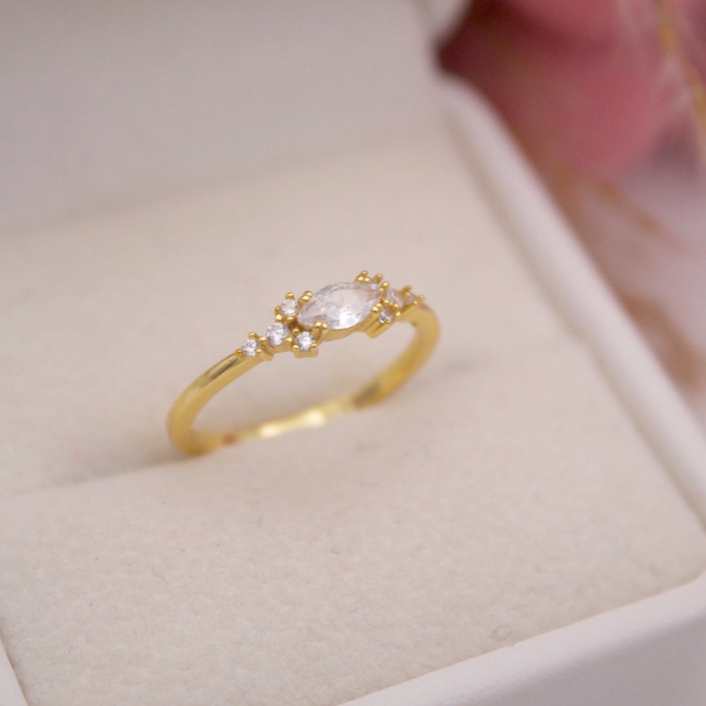 Merary 8 Ring