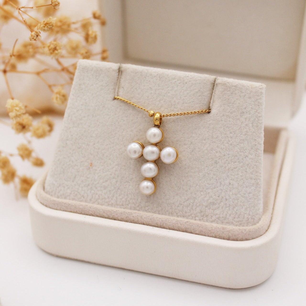 Cira Necklace