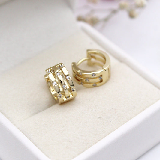 Nehir Huggie Earrings