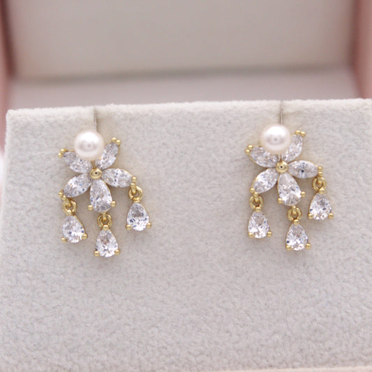 Ainize Stud Earrings