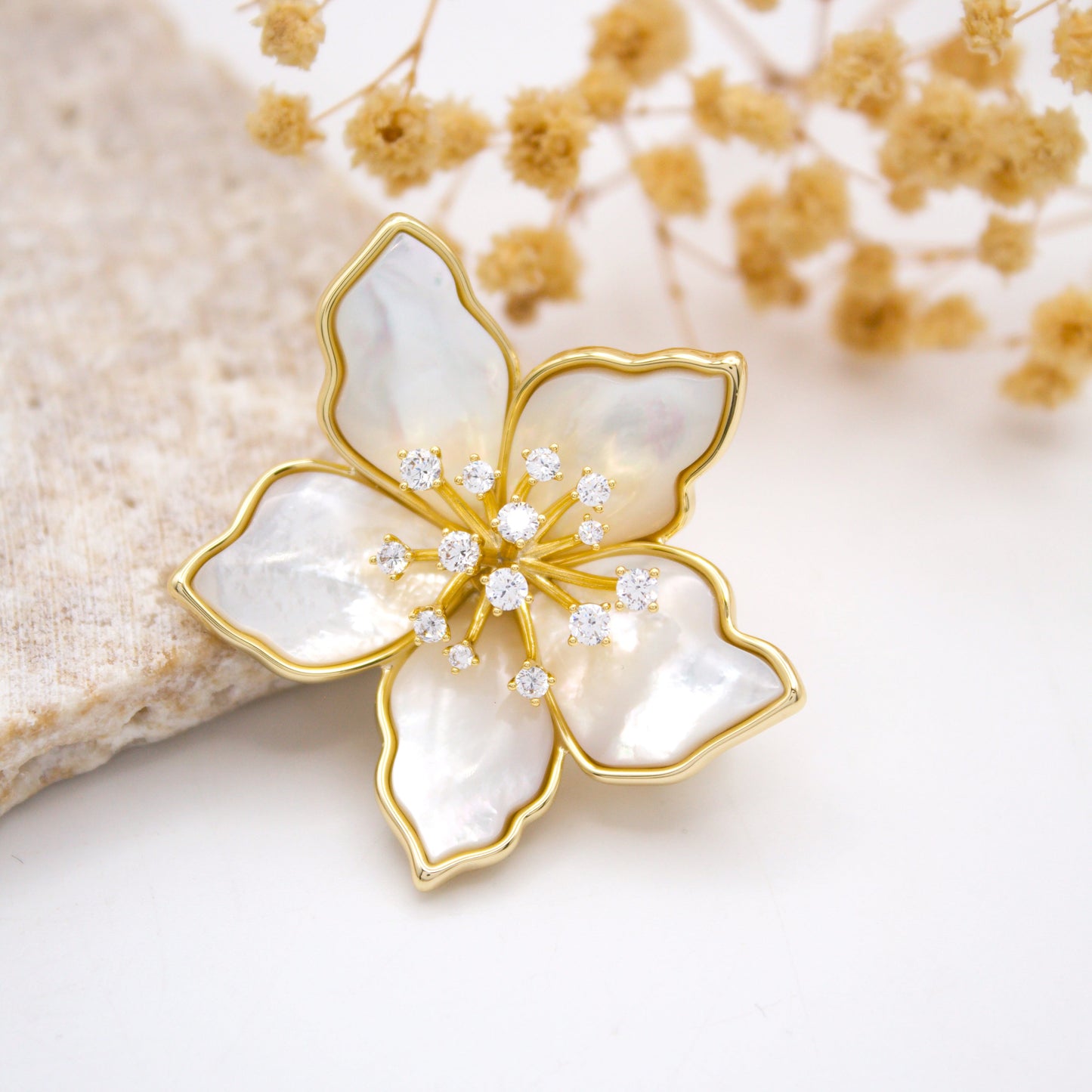 Sakura Broche