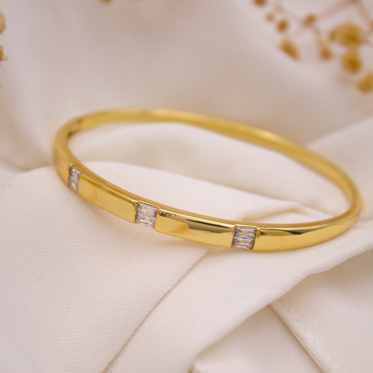 Alida Bangle