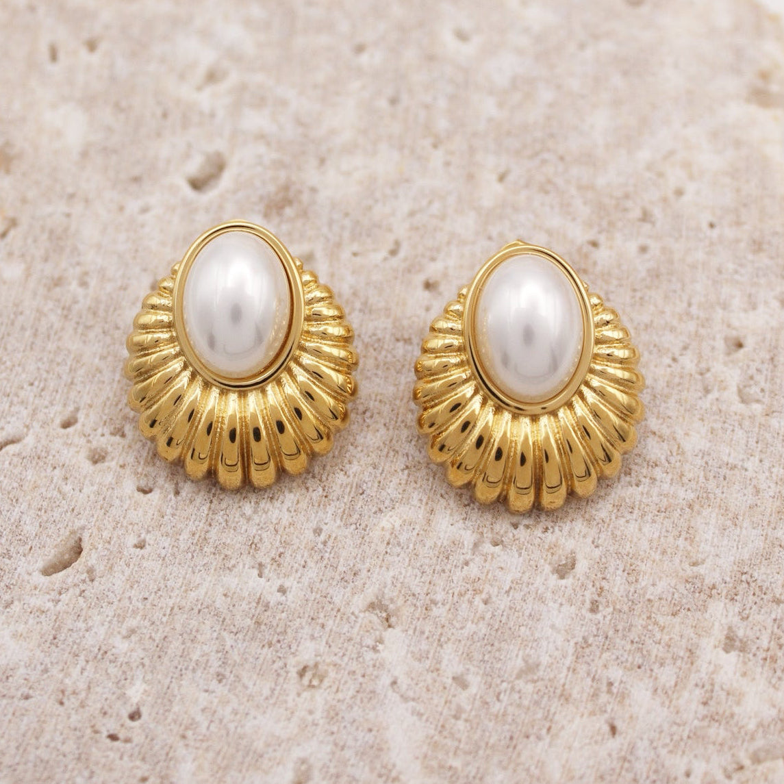 Loira Stud Earrings