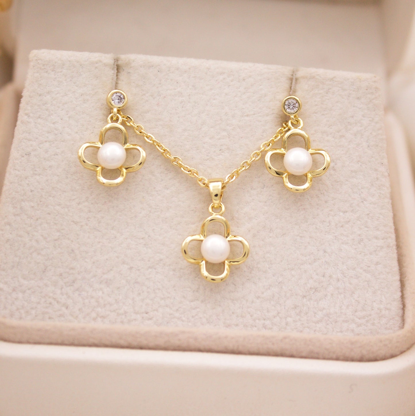 Liria Jewelry Set