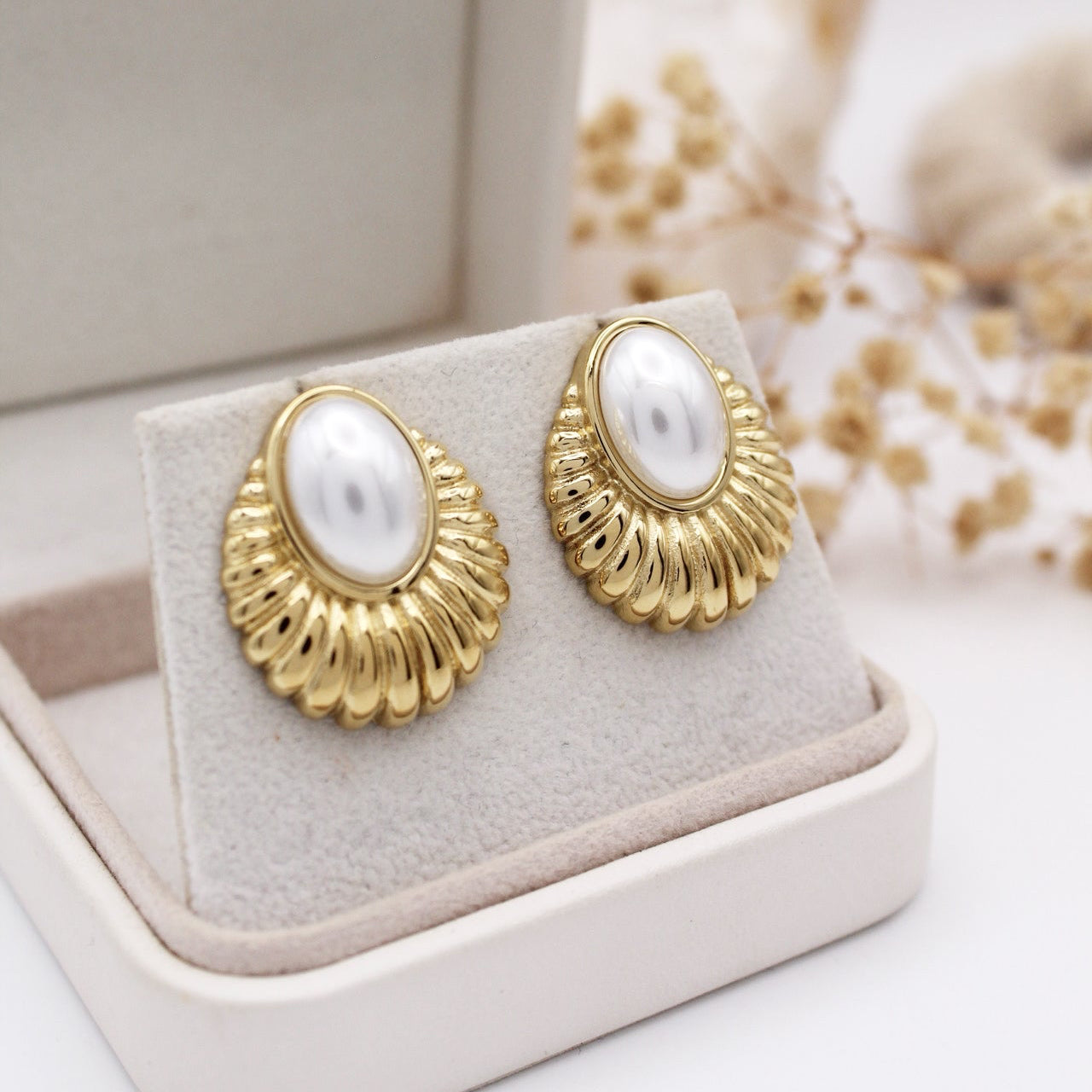 Loira Stud Earrings